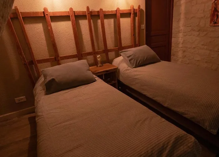 Holiday home Troglodyte A 15 Min Du Futuroscope