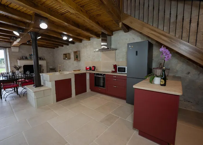 Troglodyte A 15 Min Du Futuroscope Holiday home Jaunay-Clan