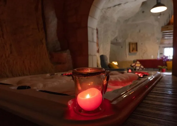 Holiday home Troglodyte A 15 Min Du Futuroscope *