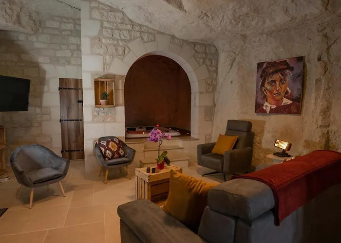 Troglodyte A 15 Min Du Futuroscope Holiday home Jaunay-Clan