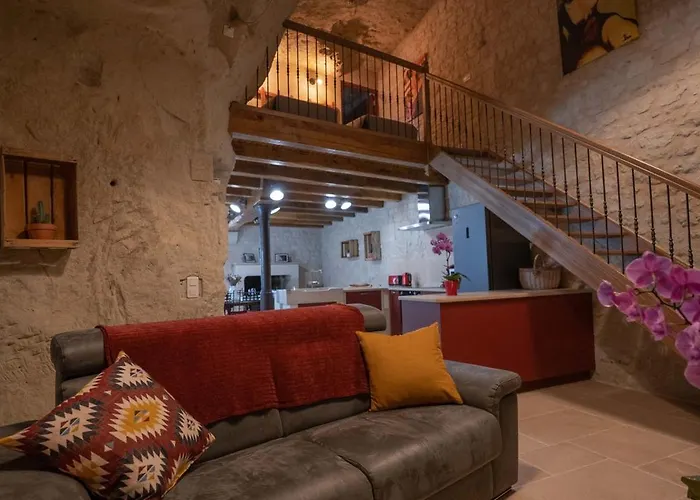 Troglodyte A 15 Min Du Futuroscope Holiday home *