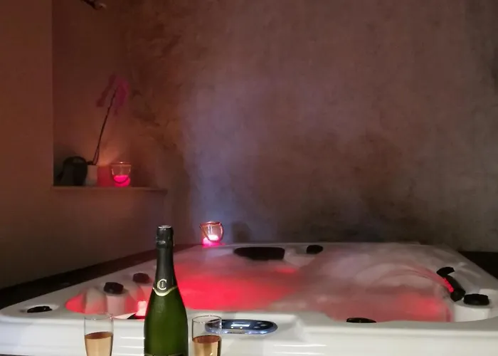 Troglodyte A 15 Min Du Futuroscope Holiday home *